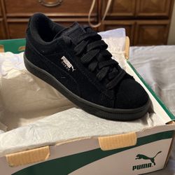 Children’s Suede Black Puma Shoes