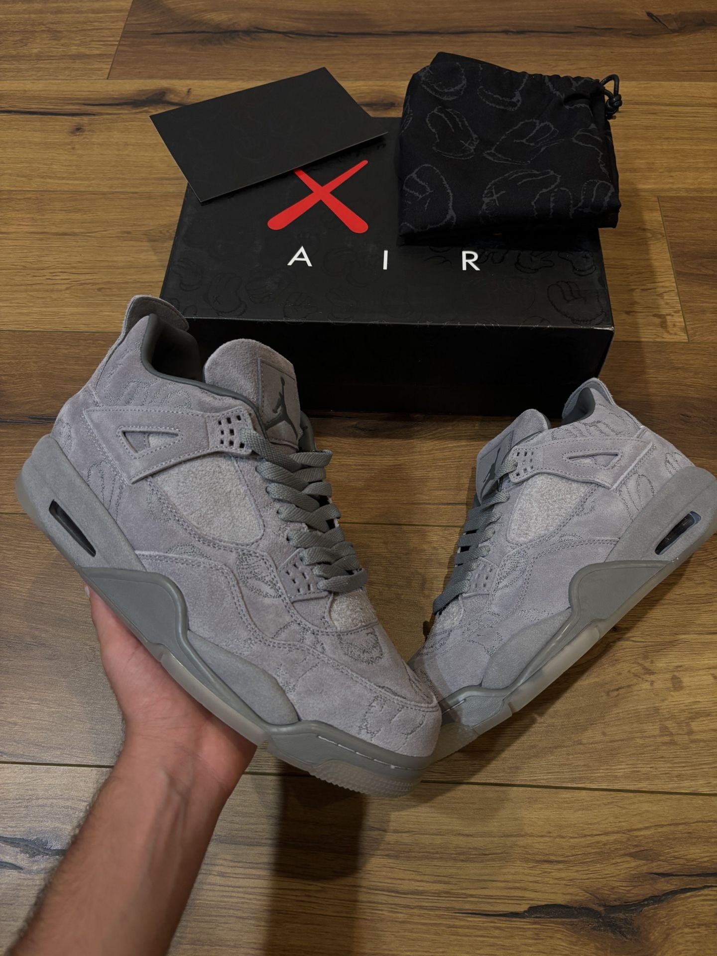 Jordan 4 Retro Kaws