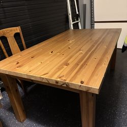 Solid Pine Dining Table -Cash only - Safe Exchange zone Clark,NJ