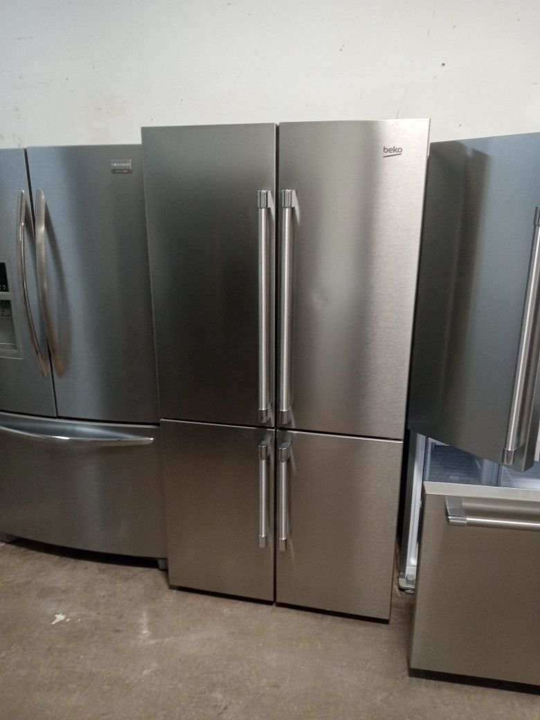 25 Cubic Foot Refrigerator Four door Beautiful Free Delivery Vancouver Area Notice Appointments Has Water And Ice Inside
