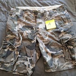 Old Navy Cargo Shorts Size 33 - Distressed With Holes