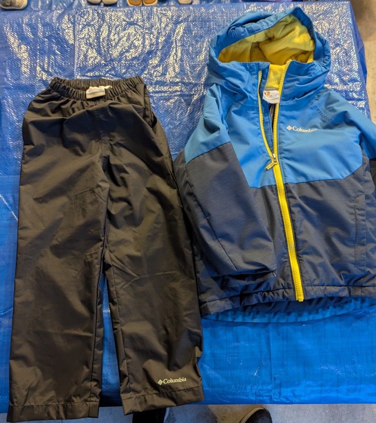 Columbia Kids Rain Jacket and Pants XXS (4/5)
$40