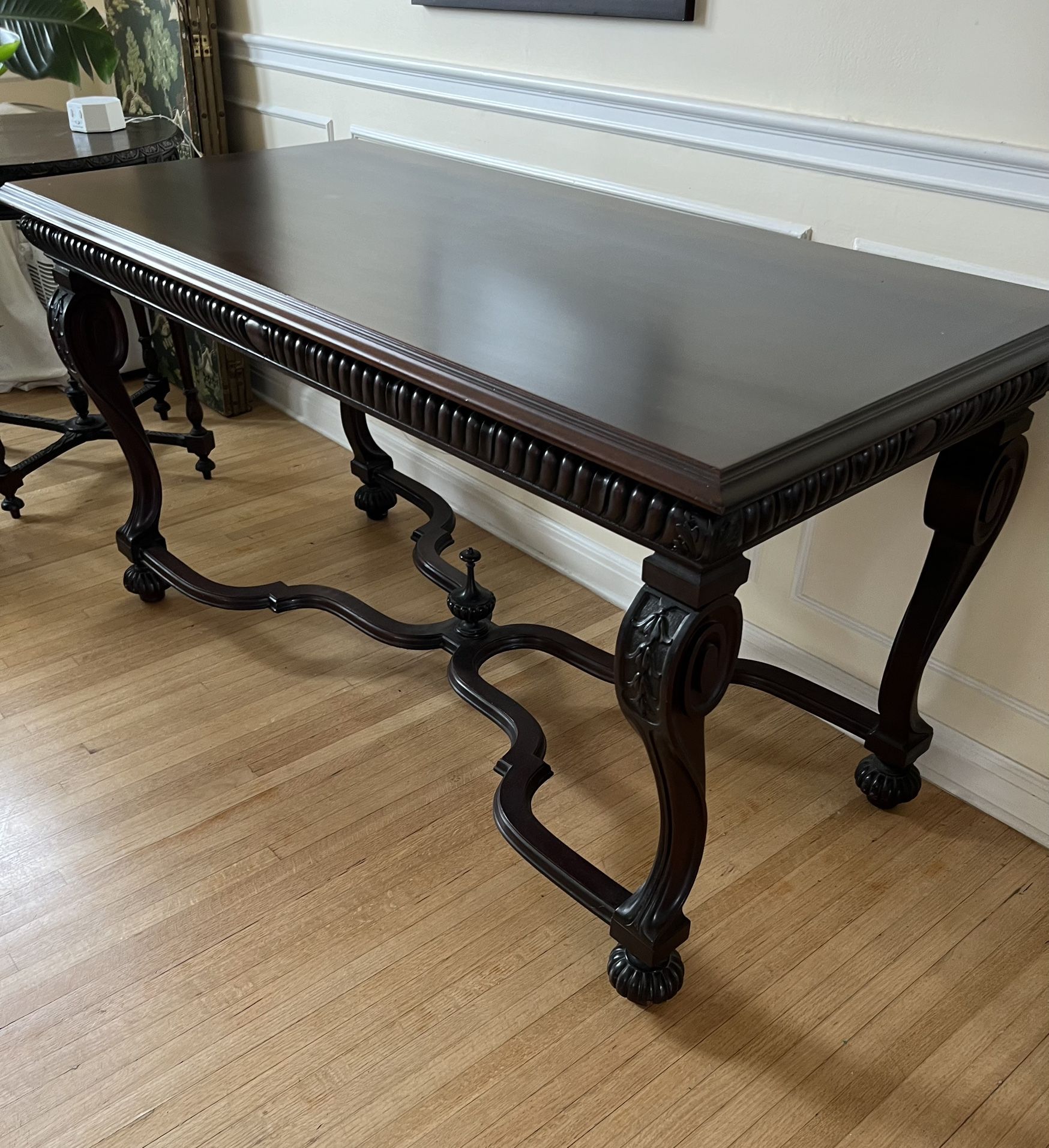 Antique Mahogany Table, Mint Condition 