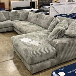 Lindyn Fog 5-piece Raf Chaise Sectional, Oversized Seccional, Couch/ Delivery Available,  Financing Options 