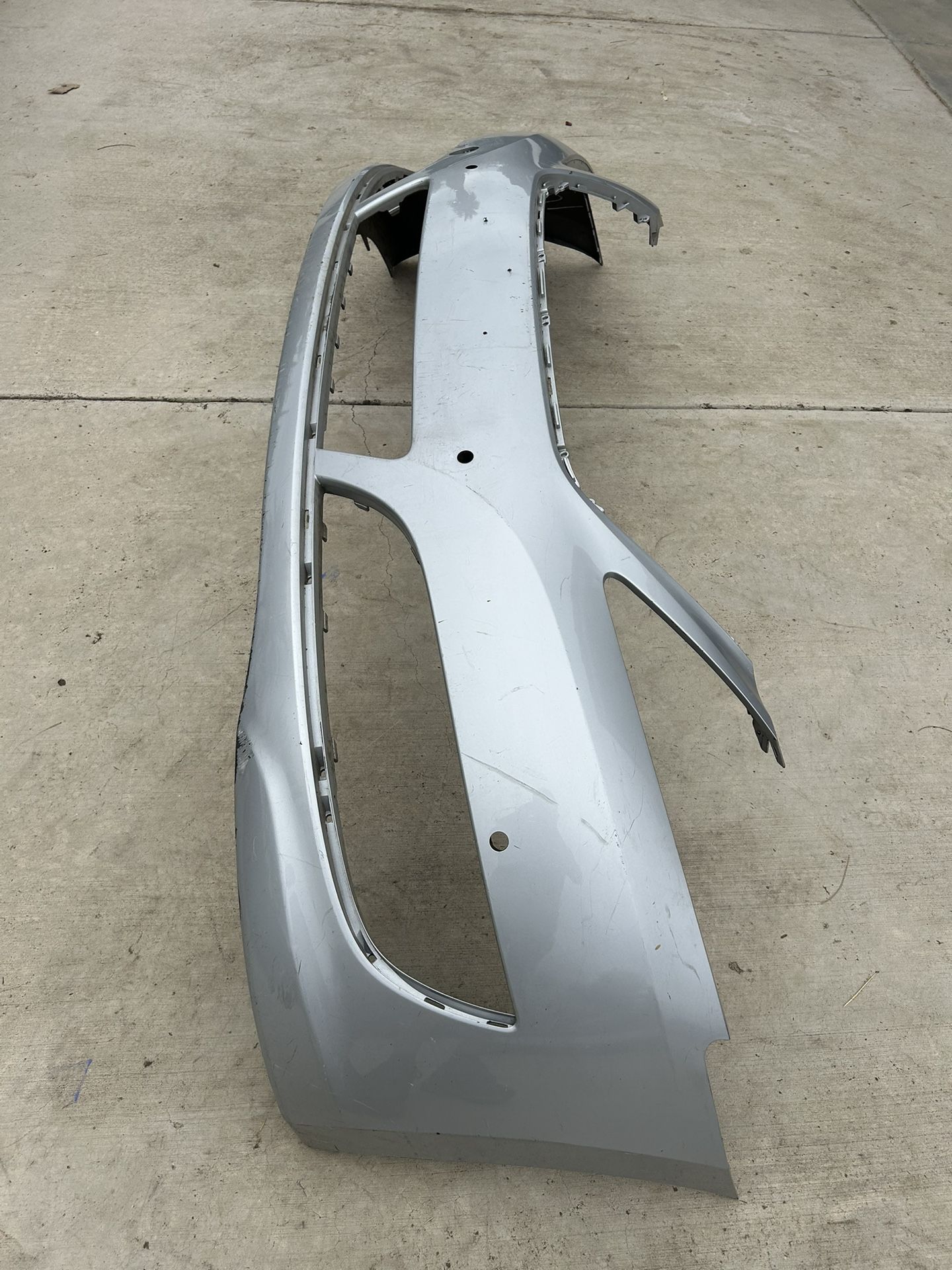 Hyundai equus front bumper 2010 and 2011 and 2012 and 2013 