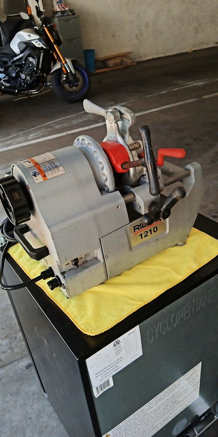 Ridgid 1210 threaded pipe machine in excellent condition low price