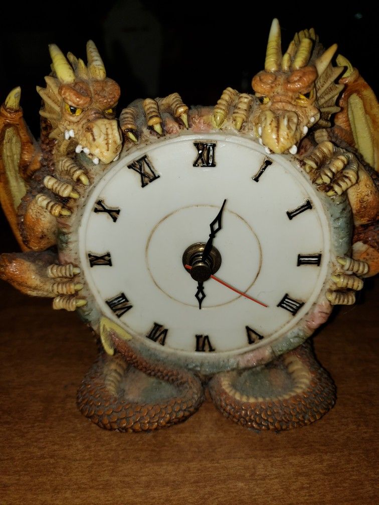 Dragon clock