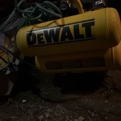 Good Condition Dewalt Air Compressor With Hose 