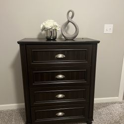 Dresser  In Good Condition 