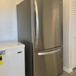 LG Refrigerator Bottom Freezer  - ALMOST NEW!
