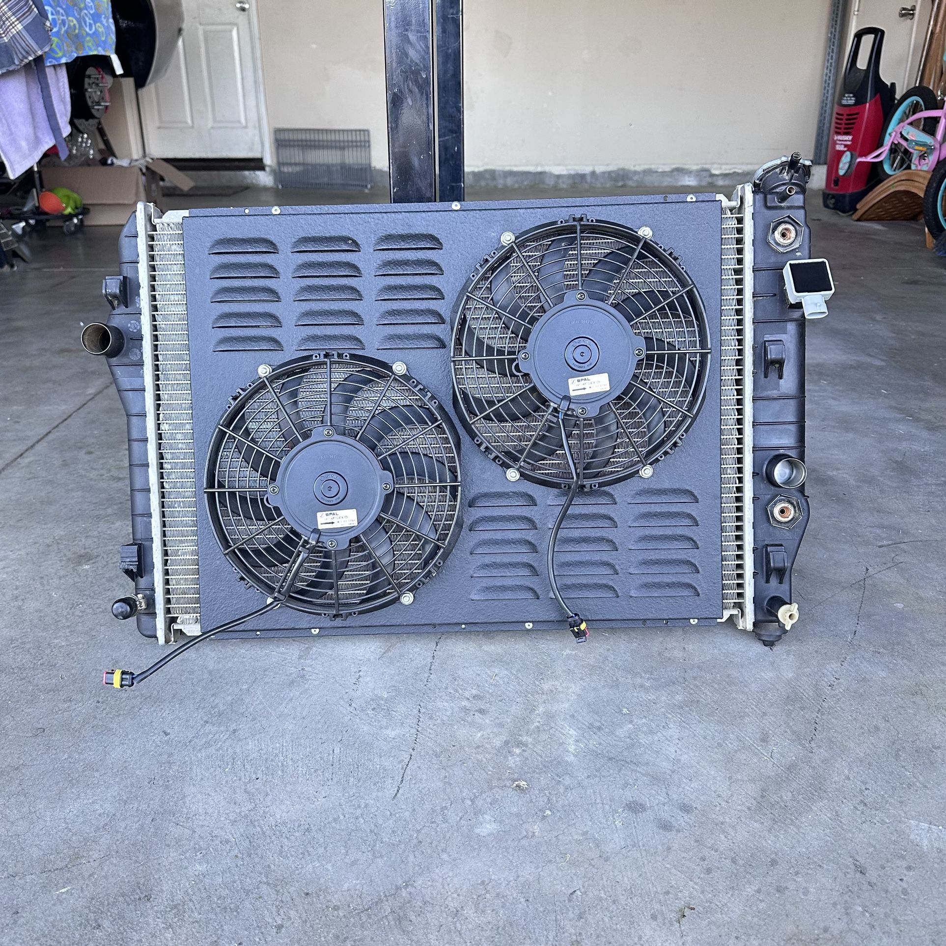 Universal Radiator - two rows, 30' x 18, with 2 Spal Fan and shroud.