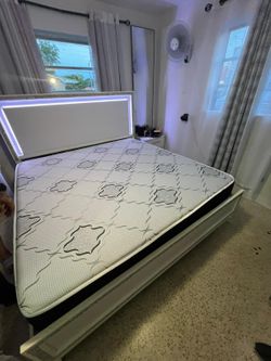 Vendo Cama Queen Size , Preguntar Por Precio 