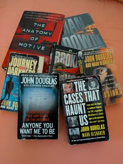 John Douglas True Crime Book Collection – 7 Books – FBI Criminal Profiler