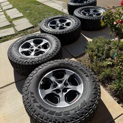 Jeep Gladiator Rubicon Wheels & Tires