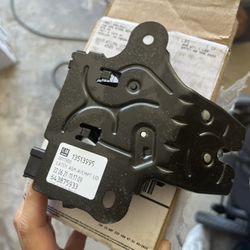 Rear Compartment Lid Latch - GM (1(contact info removed)) OEM GM Rear Compartment Lid Latch For 2010-2023 GM