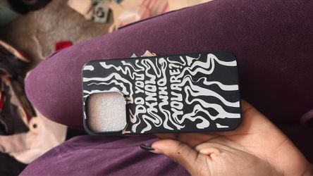 2 Iphone 13 phone cases