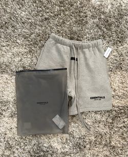 essentials shorts dark oatmeal S