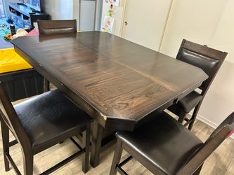 Dining table set