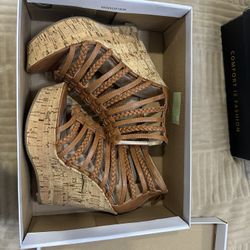 Plataformas Carmelitas Brown Heels Size 5.5