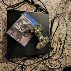 PS4 WITH CUSTOM CONTROLLER AND COD GAME 