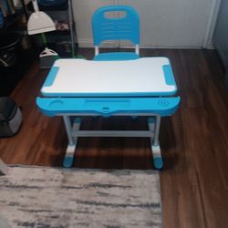 DESK FOR KIDS