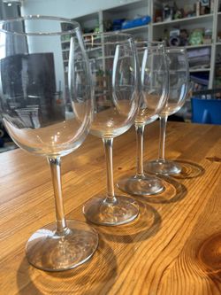 Set of 4 Clear Glass Wine Goblets – Classic All-Purpose Stemmed Wine Glasses
