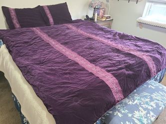 Purple Twin Comforter & Pillowcases