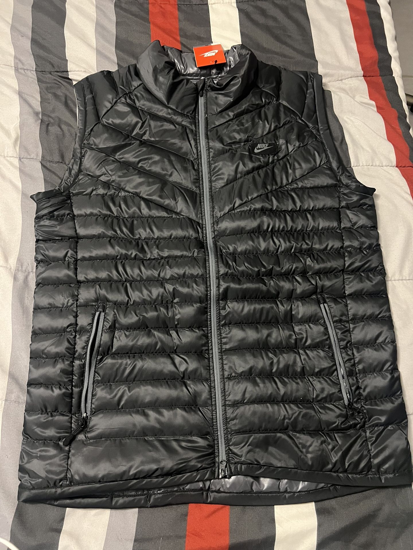 Vest Nike Size L New With Tag