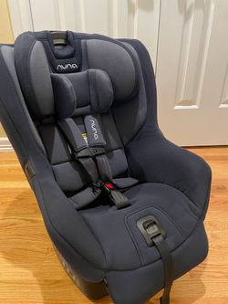 Nuna Rava Car Seats Navy  Expires 2027