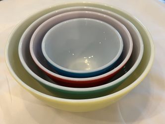 Vintage Pyrex Mixing Bowls, Set Of 4 Colors