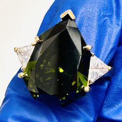 Gold over 925 Sterling silver green teardrop stone ring size 6.5