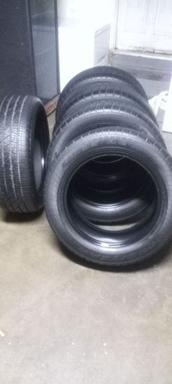 Set of 5)  275/55R20 Goodyear Eagles