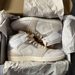 Jordan 1 Mid SE