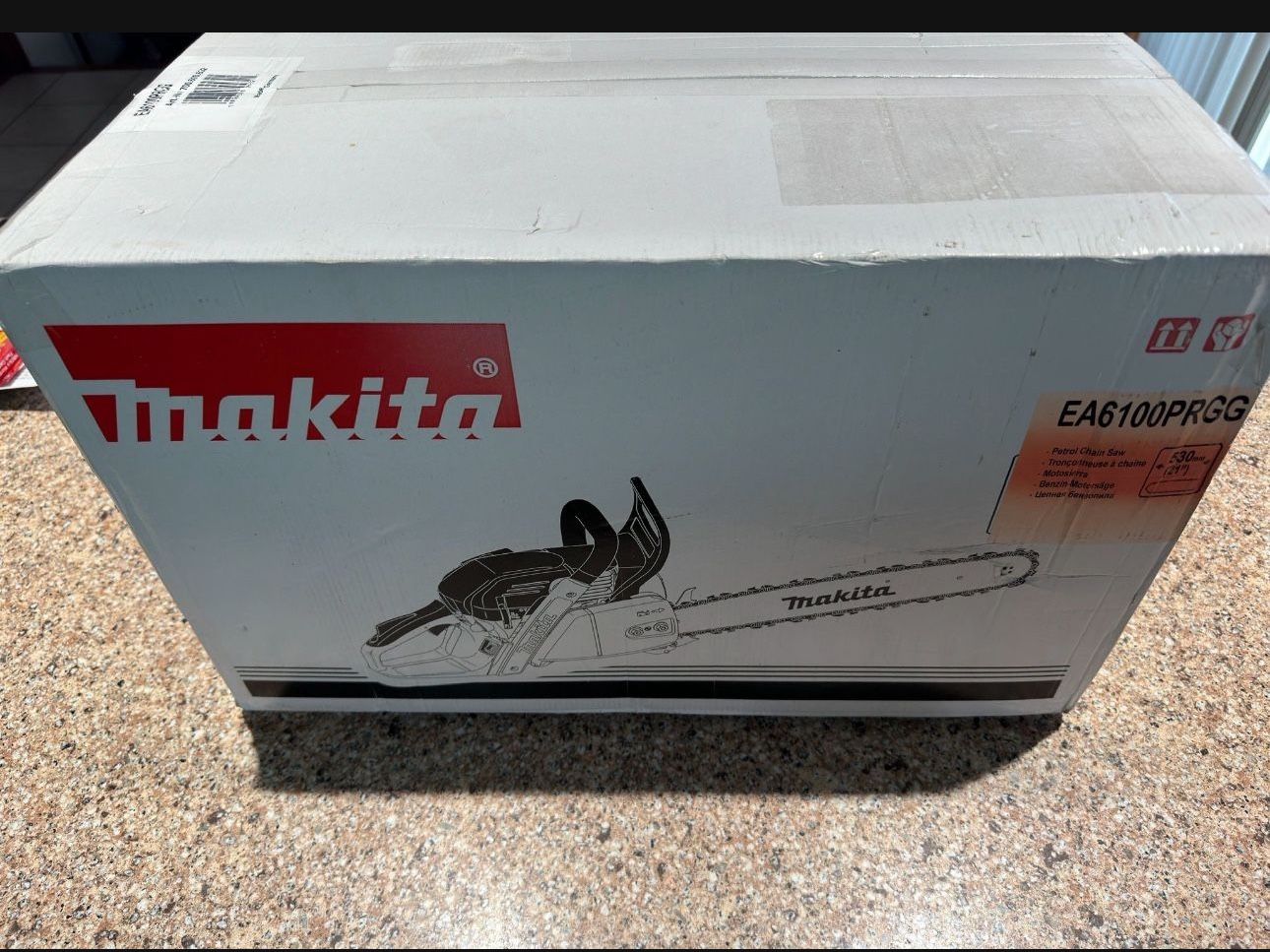 Makita Chainsaw EA6100PRGG 20 Inch 61 cc Gas Power FACTORY SEALED