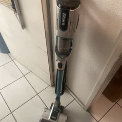 Shark Vacuum Cleaner 