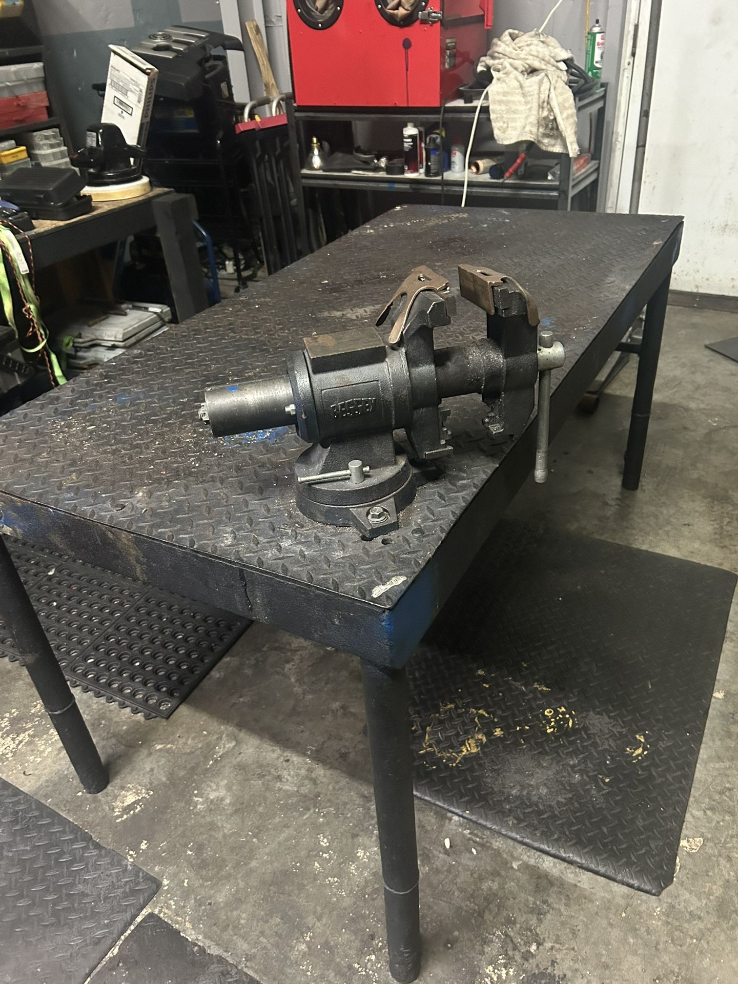 Metal Work Table W/ Vice (bessey)