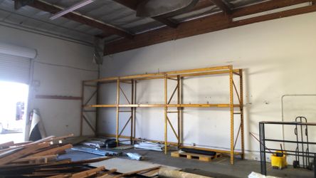 Industrial pallet rack