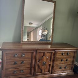 Credenza Dresser And Mirror 