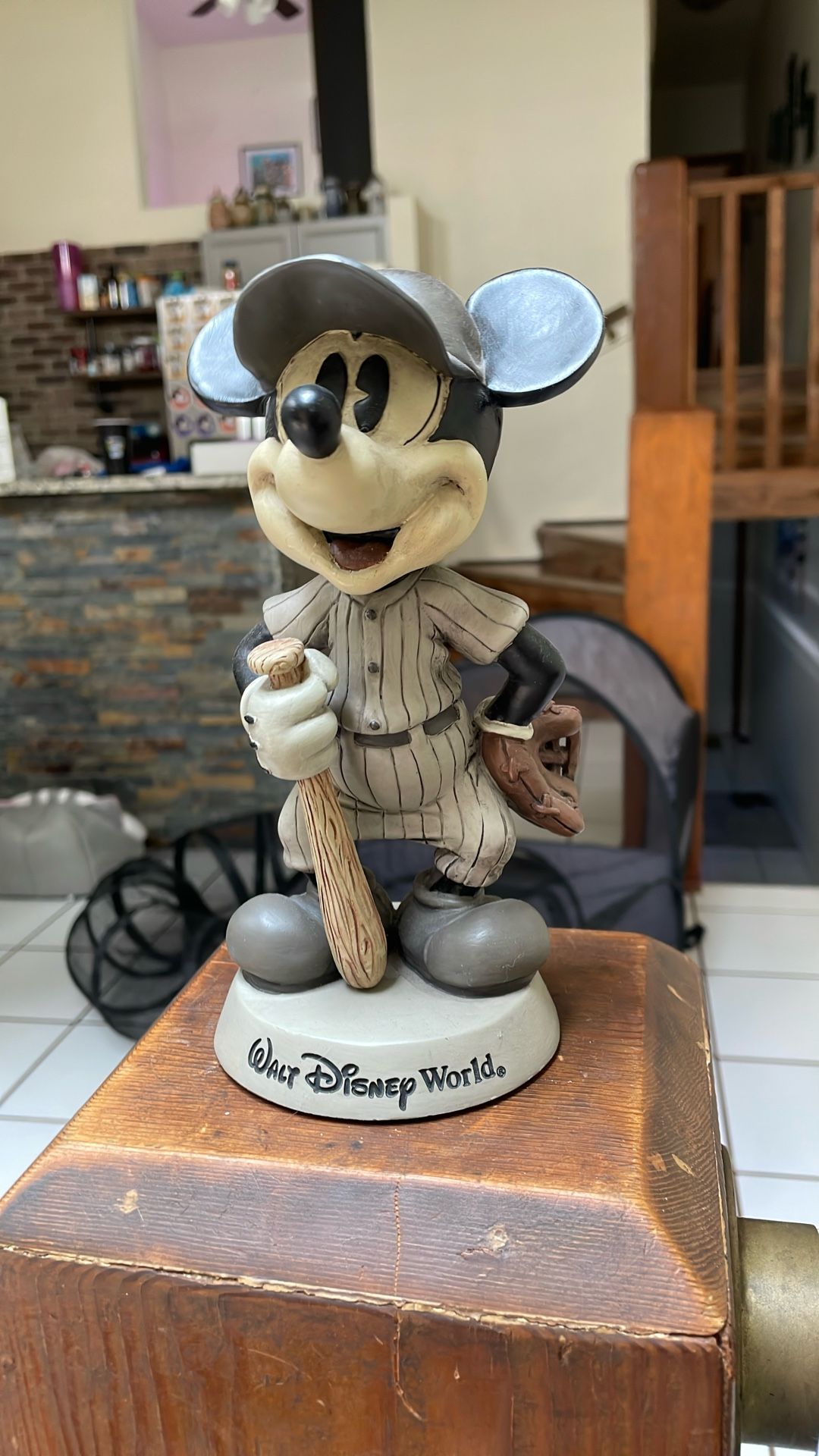 Walt Disney World, Mickey Mouse baseball bobble head