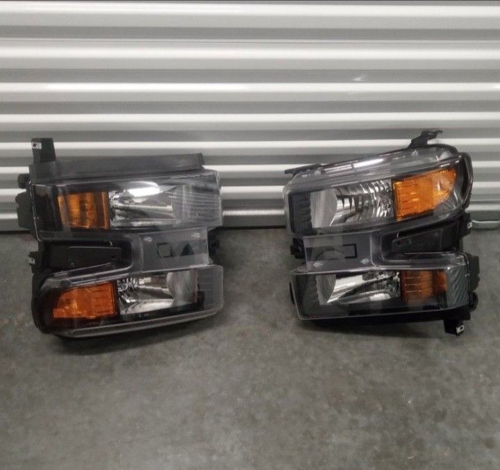 Tahoe/Silverado 2021 Front LH Headlights Brand New In Box 