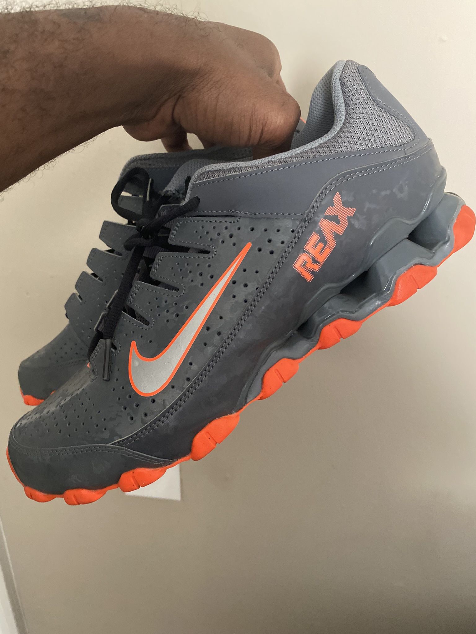 Nike Reax Gray And Orange Size 10
