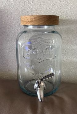 Yorkshire Glassware Beverage Dispenser with Wood Lid
