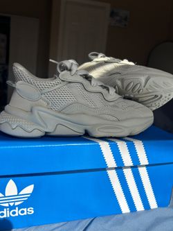 Adidas Women’s Shoes Size 5