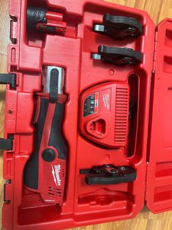 Milwaukee M12 Force Logic Press Tool