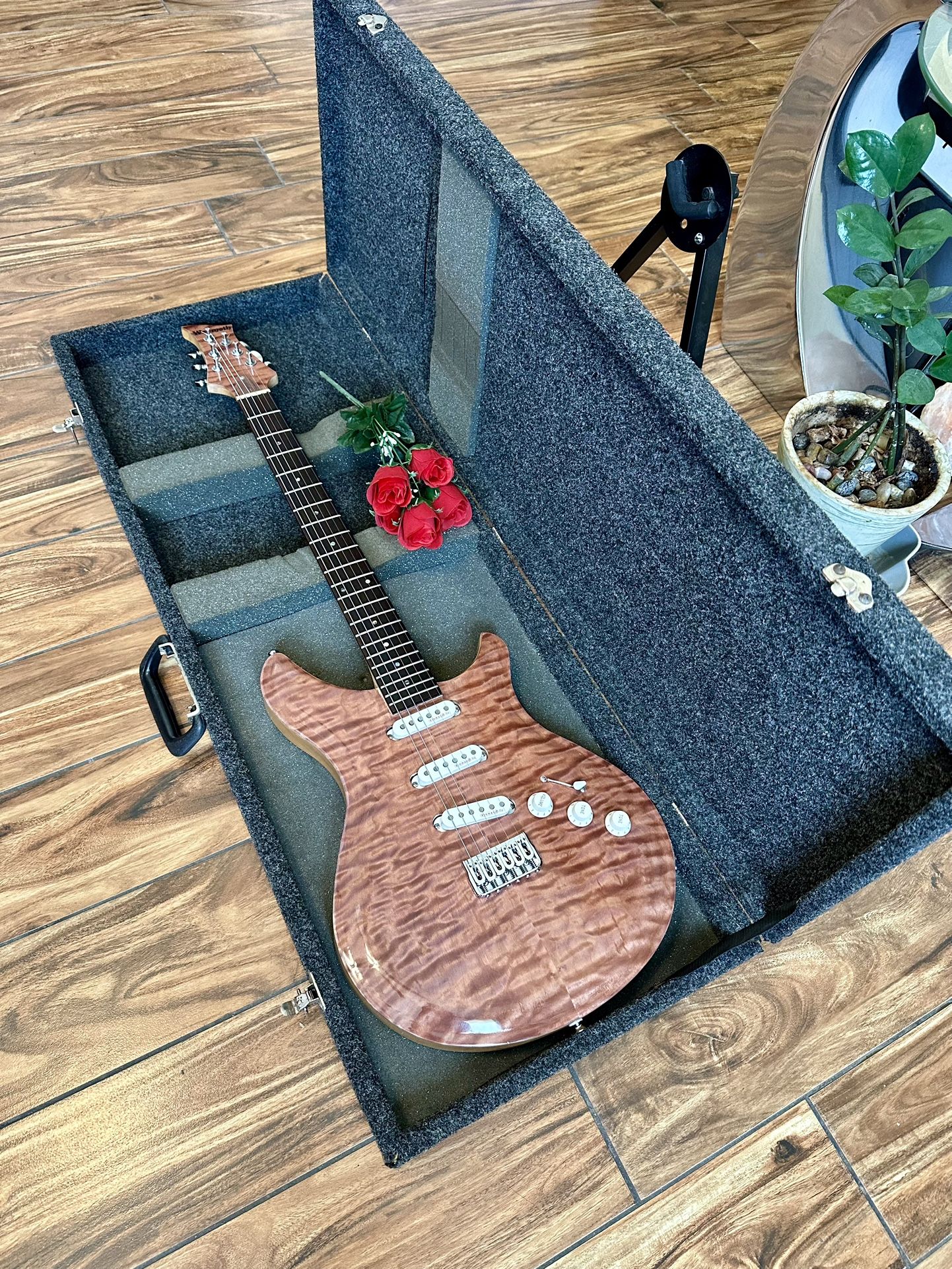 Beautiful Quilt Top USA Warmoth Electric Guitar 