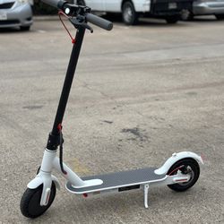 Scooting in Style: 36 V Electric Stand-Up Scooter