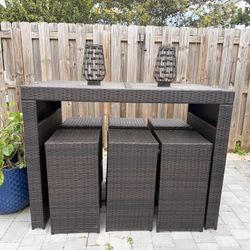 Backyard Dining Table & 6 Stools 