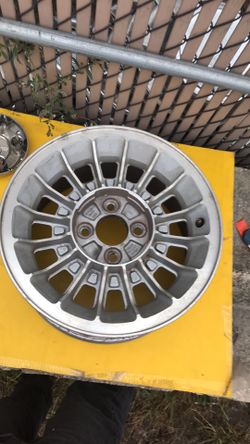 Ford Mustang 1990s Gt wheel 15” 1529 hollander