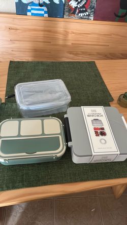 Bento boxes+plastic Tupperware