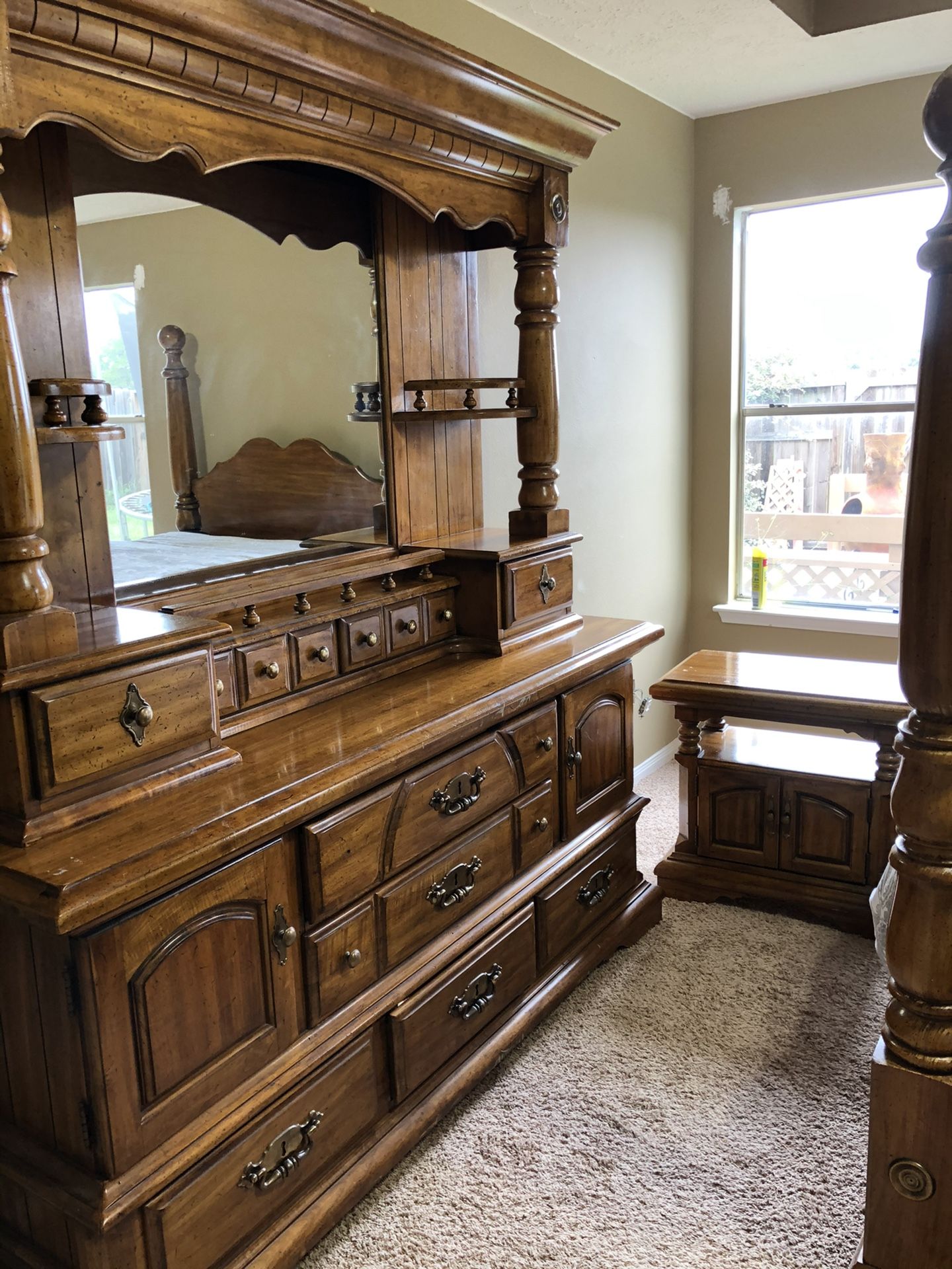 Thomasville Antique Furniture Bed Room Set